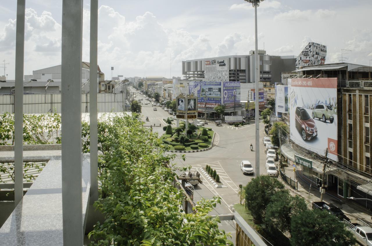 Whereder Poshtel Udon Thani Exterior foto